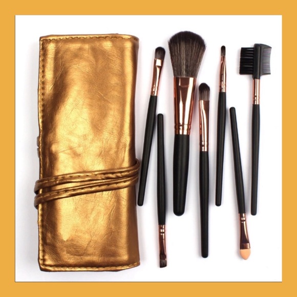 Other - ❗️NEW❗️7 Piece Makeup Brush Kit